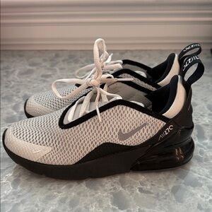 Nike Air70 Mesh White and Black Sneakers Boys Size 2